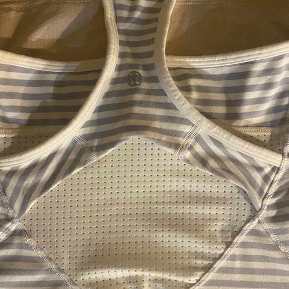 *NOT FOR SALE/SOLD* Lululemon Racerback Tank (Grey/White) Size 4 - Picture 5 of 7